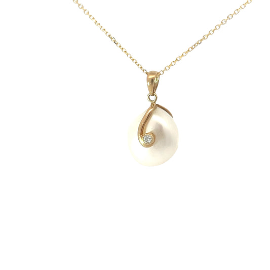 14k Yellow Gold Mabe Pearl and .10ct G SI2 Round Diamond Pendant