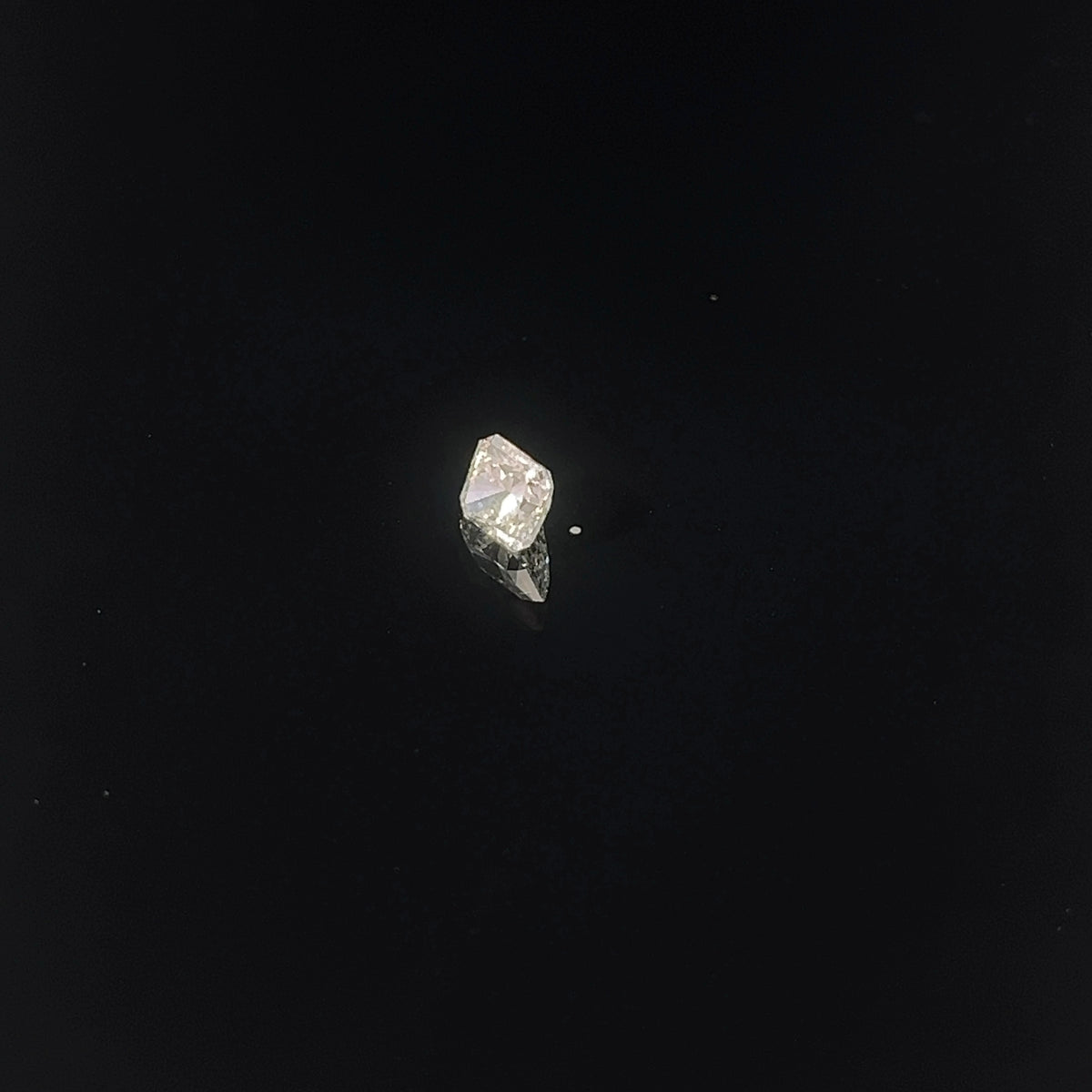 0.70ct F VS2 Cushion Loose Diamond Certified by GIA #14948376