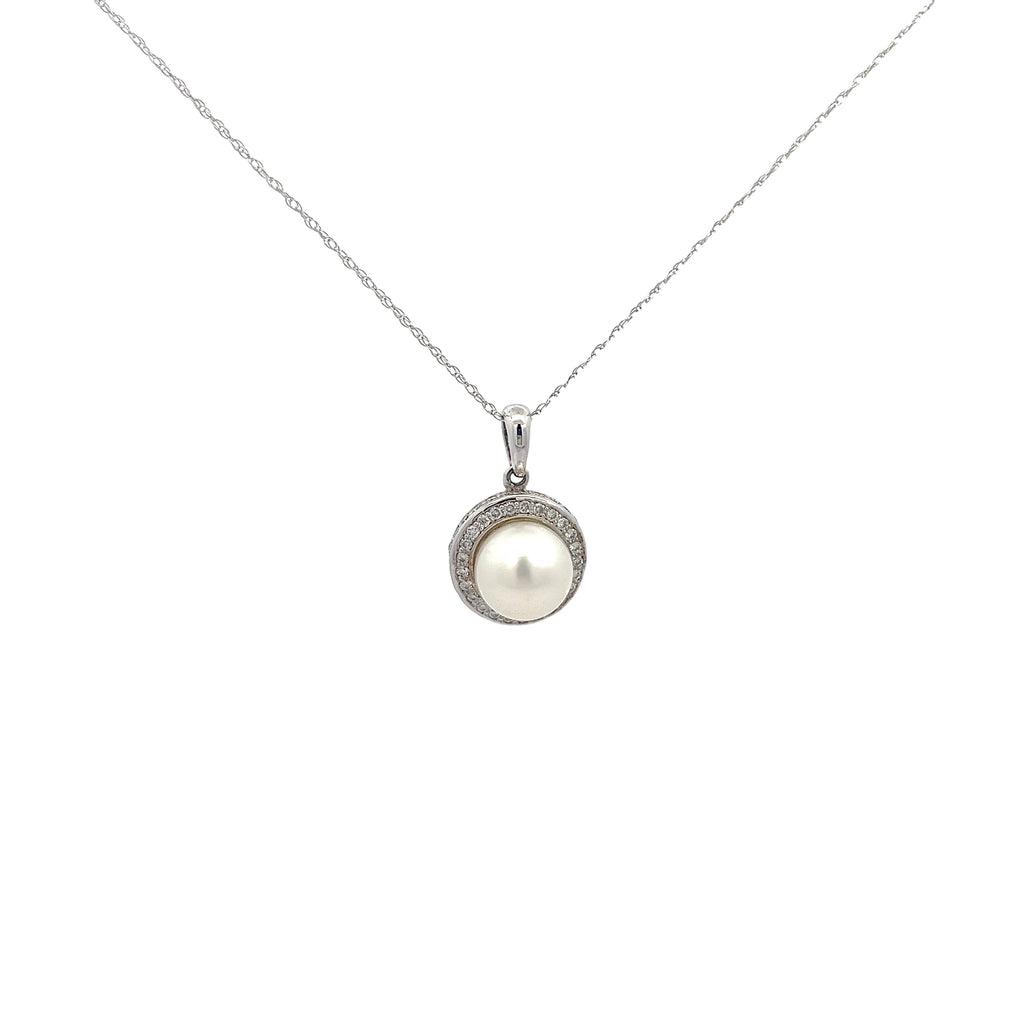 14k White Gold .50ct G SI1 Round Diamond and Fresh Water Pearl 10mm Necklace