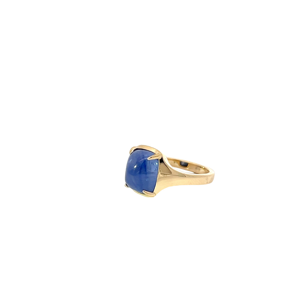 18K YELLOW GOLD 6.92CT PYRAMID CUSHION CABOCHON SAPPHIRE SIGNET RING