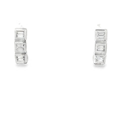 18k White Gold 1.25ct F VS2 Baguette Diamond Huggie Earrings