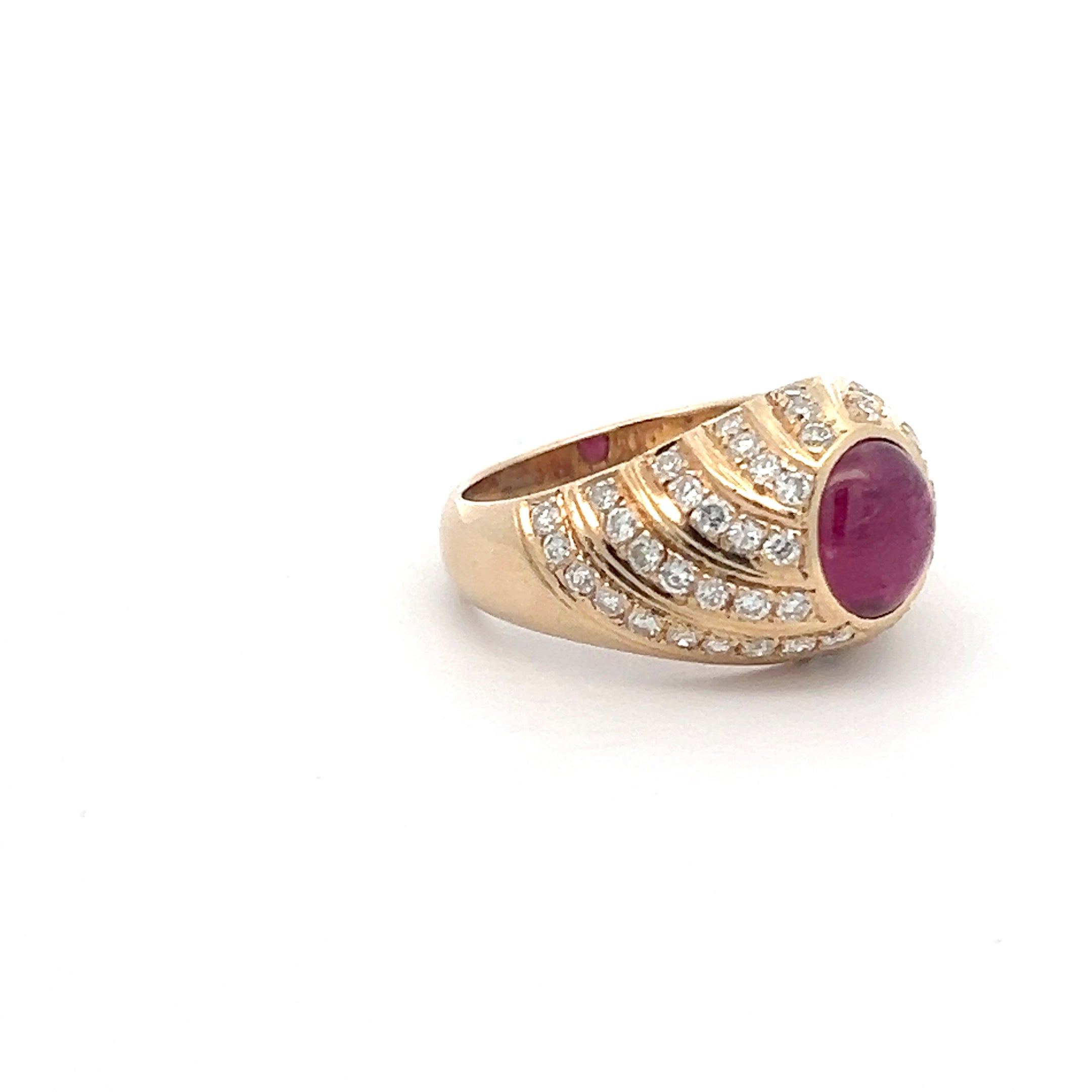 14k Yellow Gold 1.75ct Burma Cabochon Ruby /.60ct G VS2 Round Diamond Ring