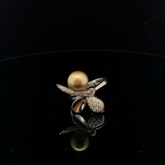 18k White Gold Pearl and Diamond Fashion Vintage Ring