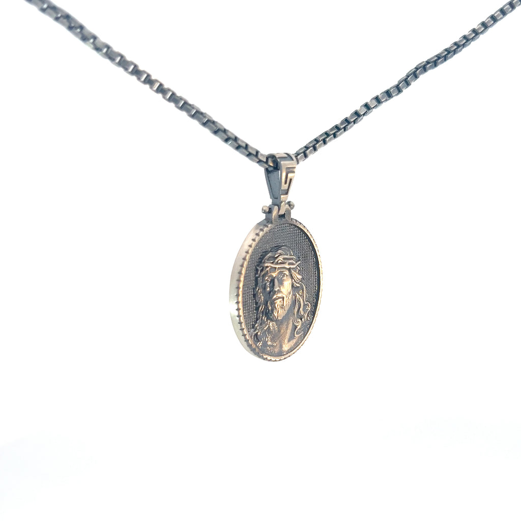 Sterling Silver 25.6 gram Necklace with a Jesus Face Pendant