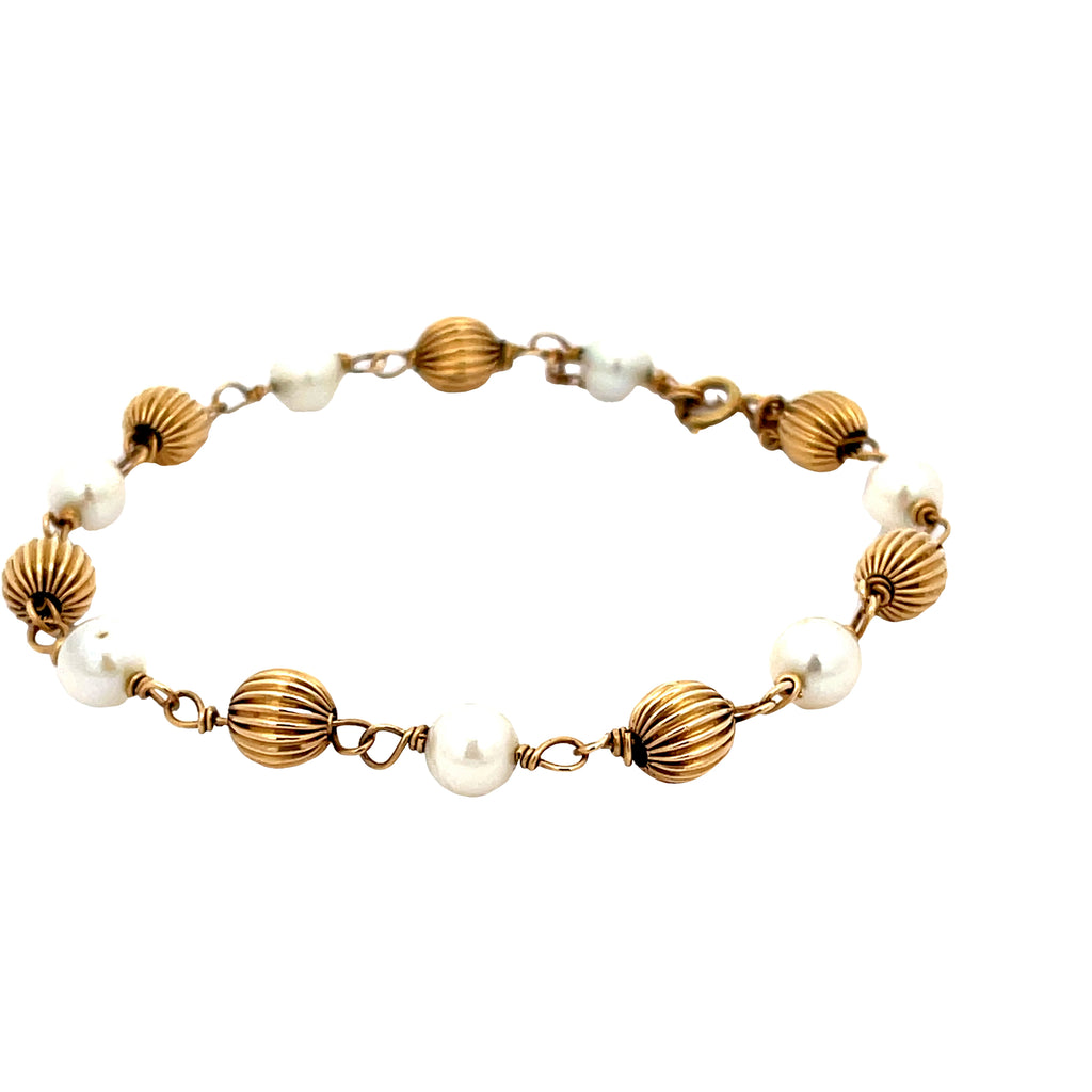14k Yellow Gold  6mm Pearl and Gold Bead Vintage Bracelet 5 Gram  7"Inch