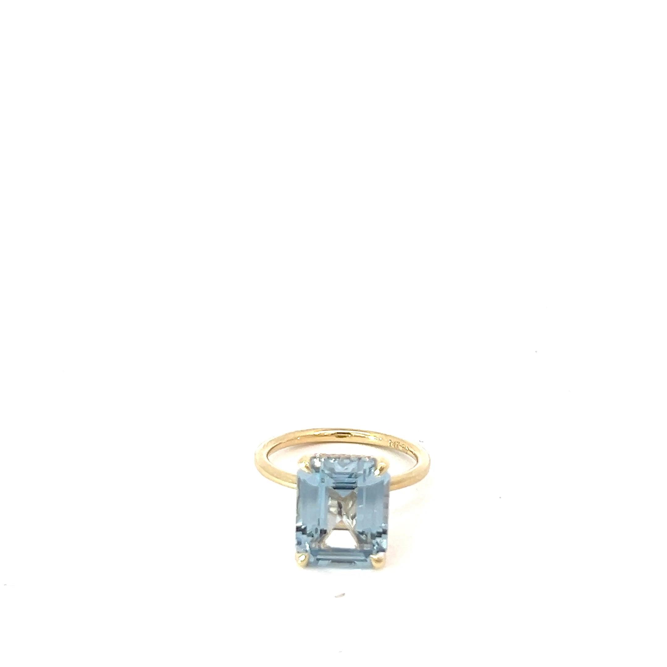 14k Yellow Gold 5.90ct Emerald Cut Aqua Marine / .15ct F VS2 Round Diamond Ring Size 6