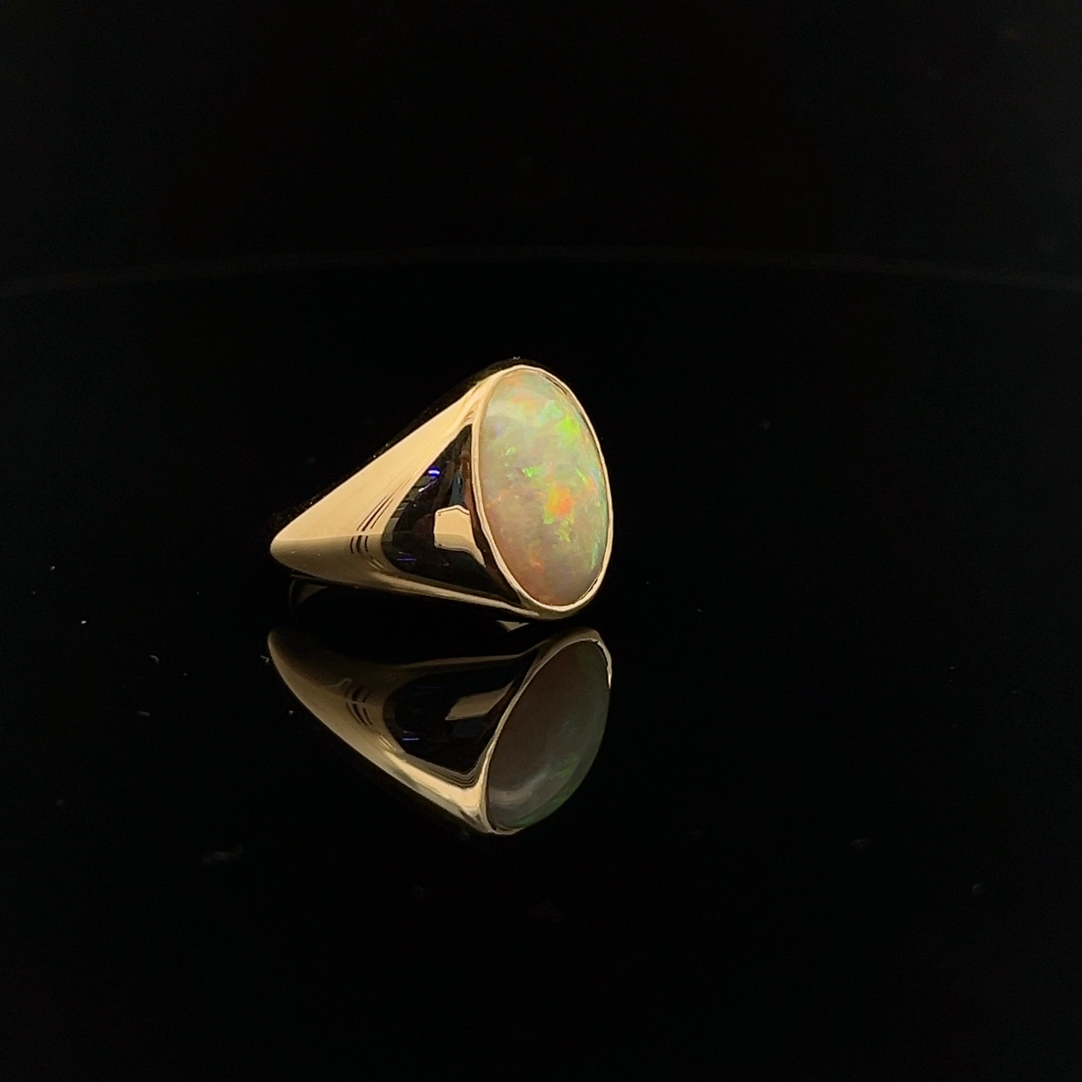 18K YELLOW GOLD 3.68CT OVAL OPAL AAA RING
