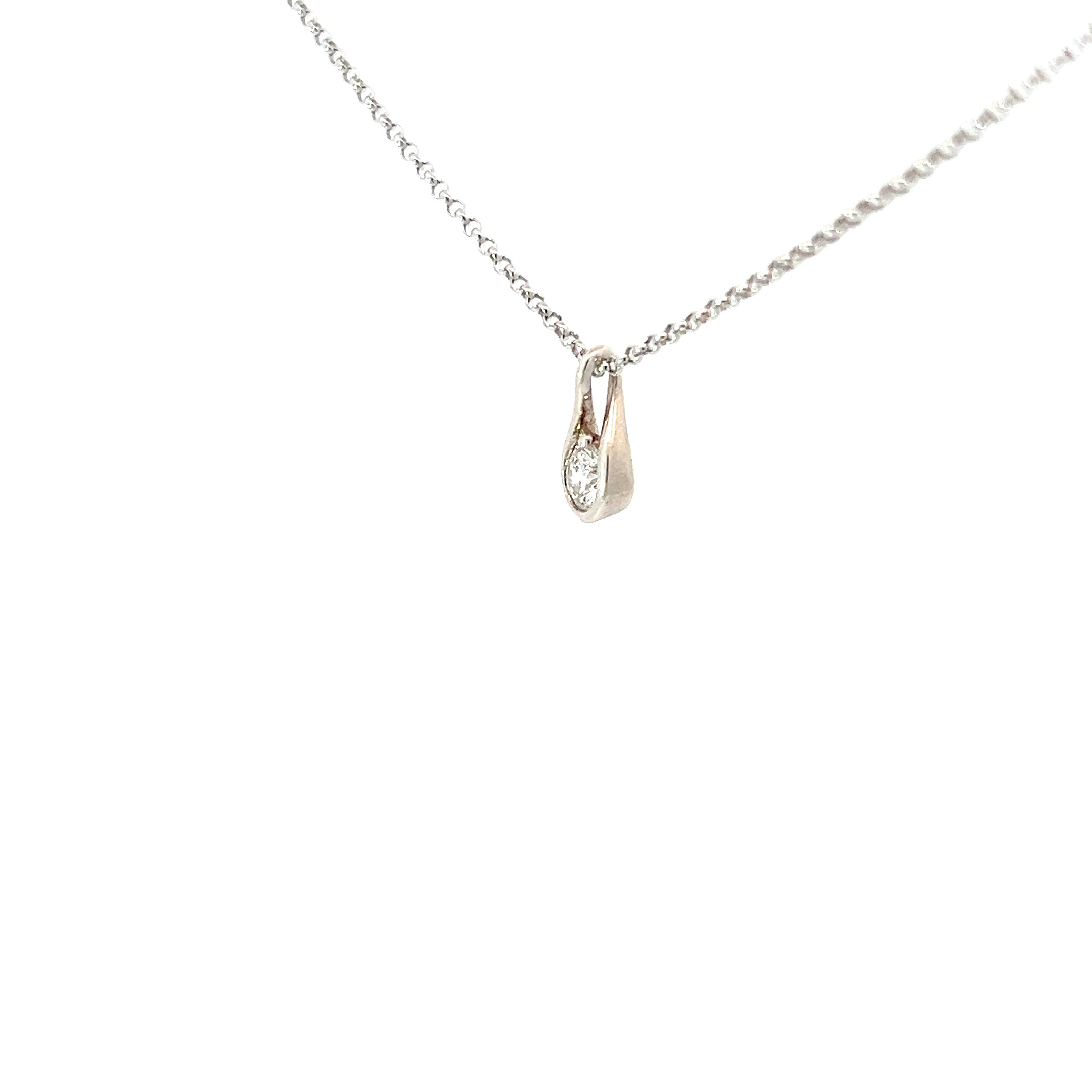 14k White Gold .25ctG VS2 Round Diamond Drop Solitaire Pendant