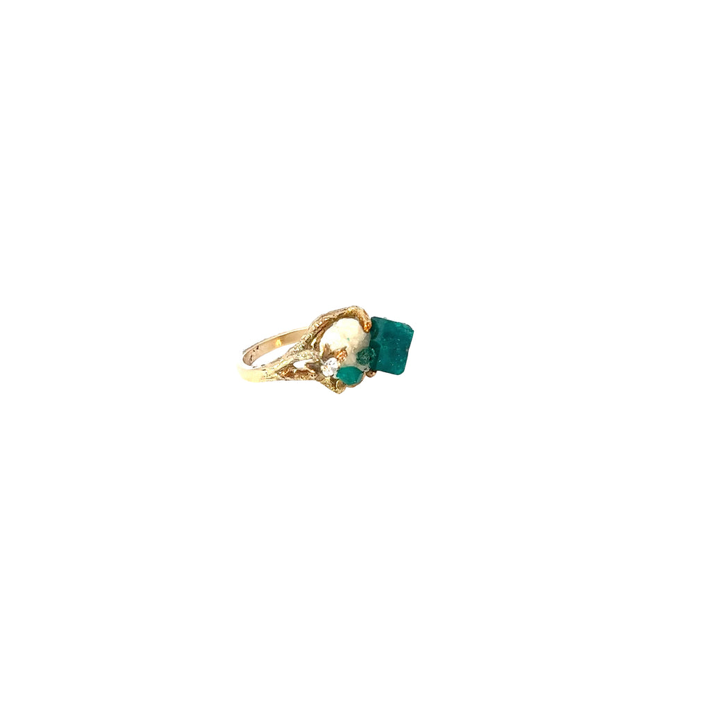 14KY NATURAL ROUGH UNCUT EMERALD CRYSTAL WITH .06CT DIAMOND VINTAGE RING