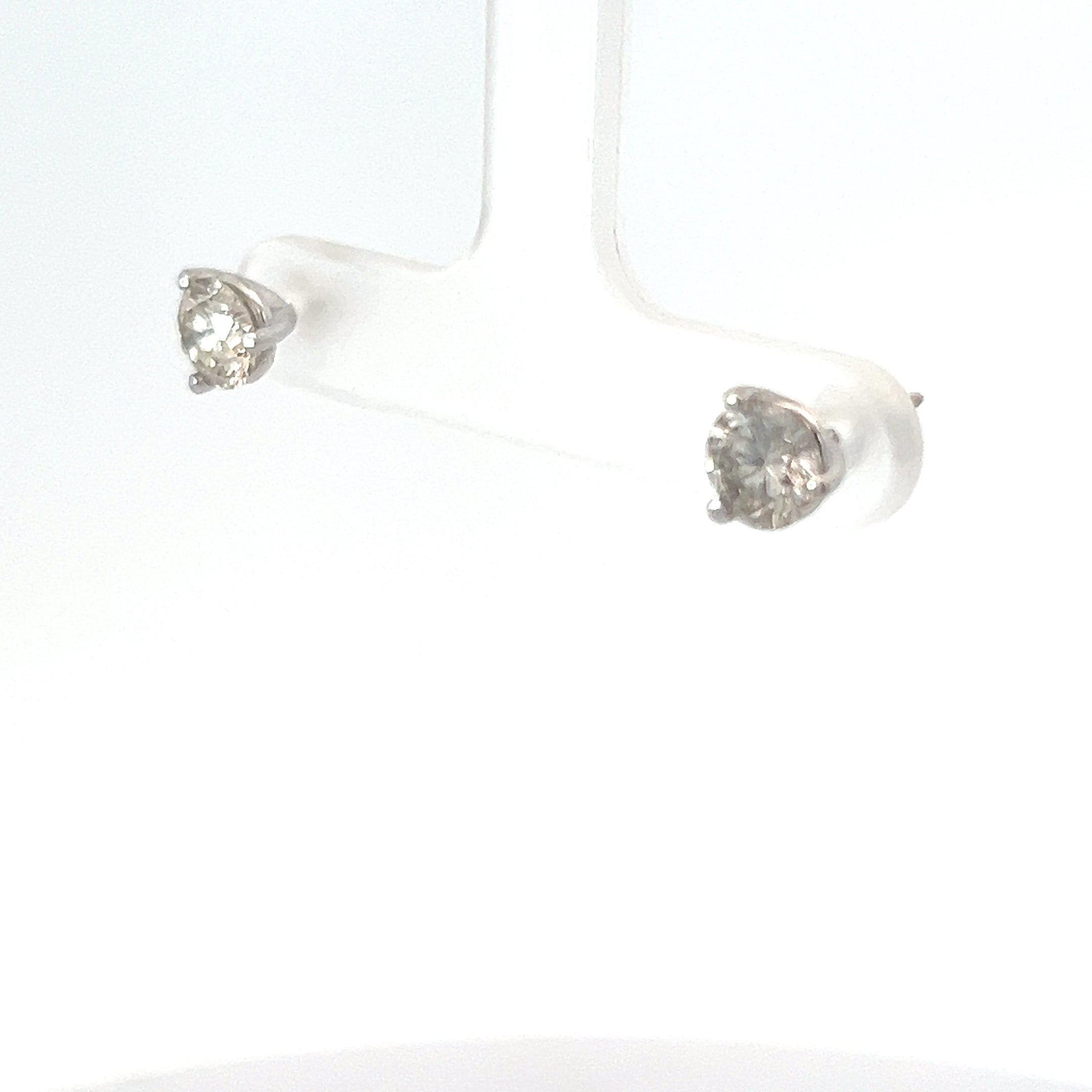 14k White Gold 1.50ct Round Top Light Brown VS2 Stud Earrings