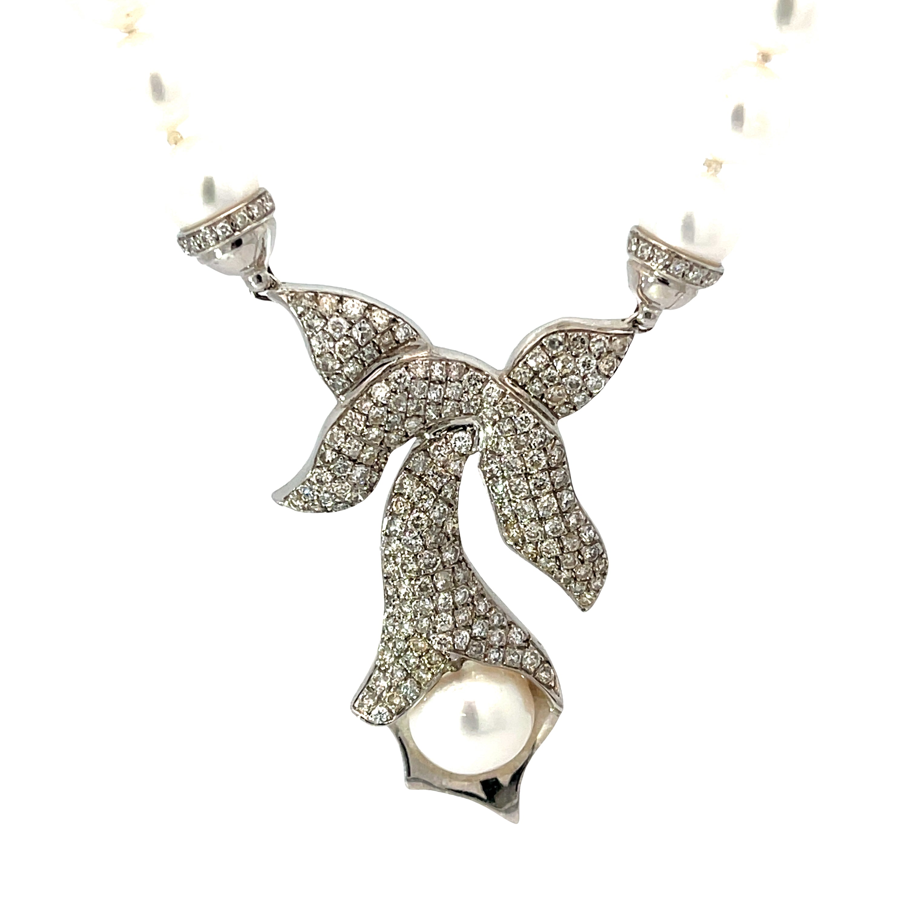 18k White Gold 3.50ct H SI1 Diamond and Fresh Water White Pearl 8mm / 11mm Necklace