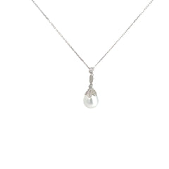 18k White Gold .10ct G SI1 Round Diamond and Fresh Water White 10mm Pearl Necklace