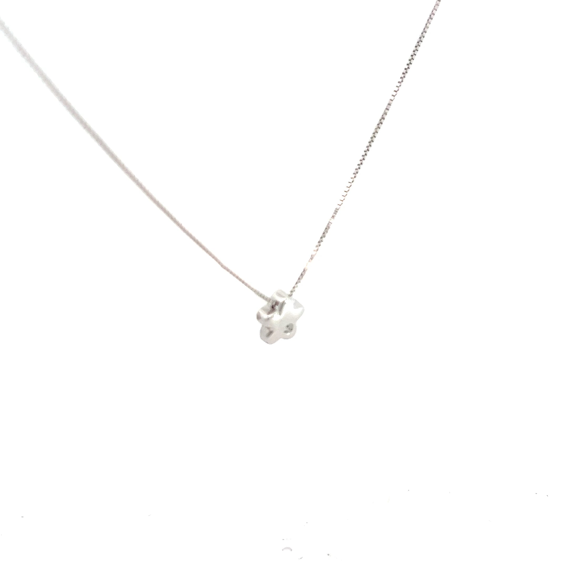 14k White Gold Flower with One Round Diamond / Small Box Chain Pendant   2.4gram 18"inch