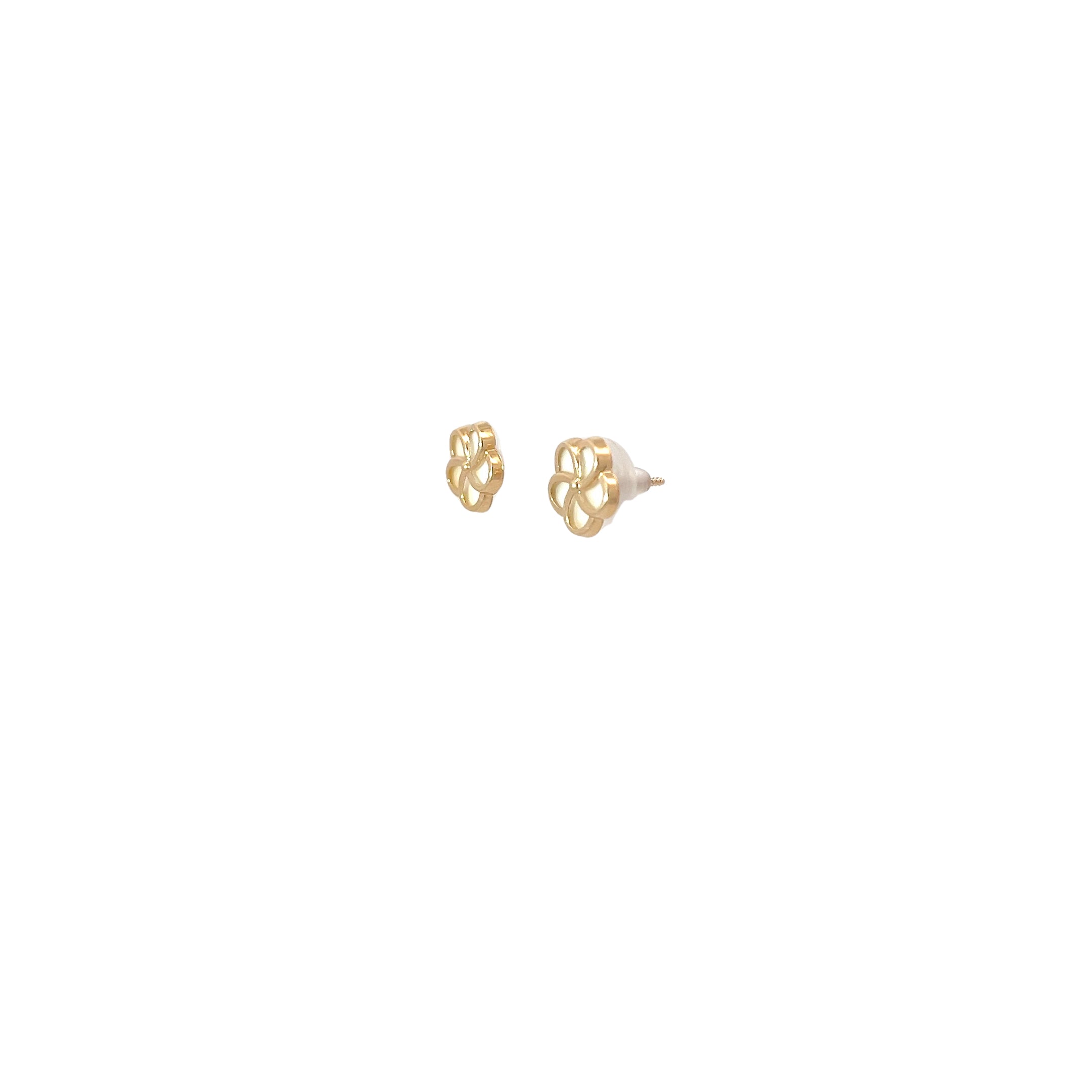14k Yellow Gold Mother of Pearl Enamel Flower Stud Earrings