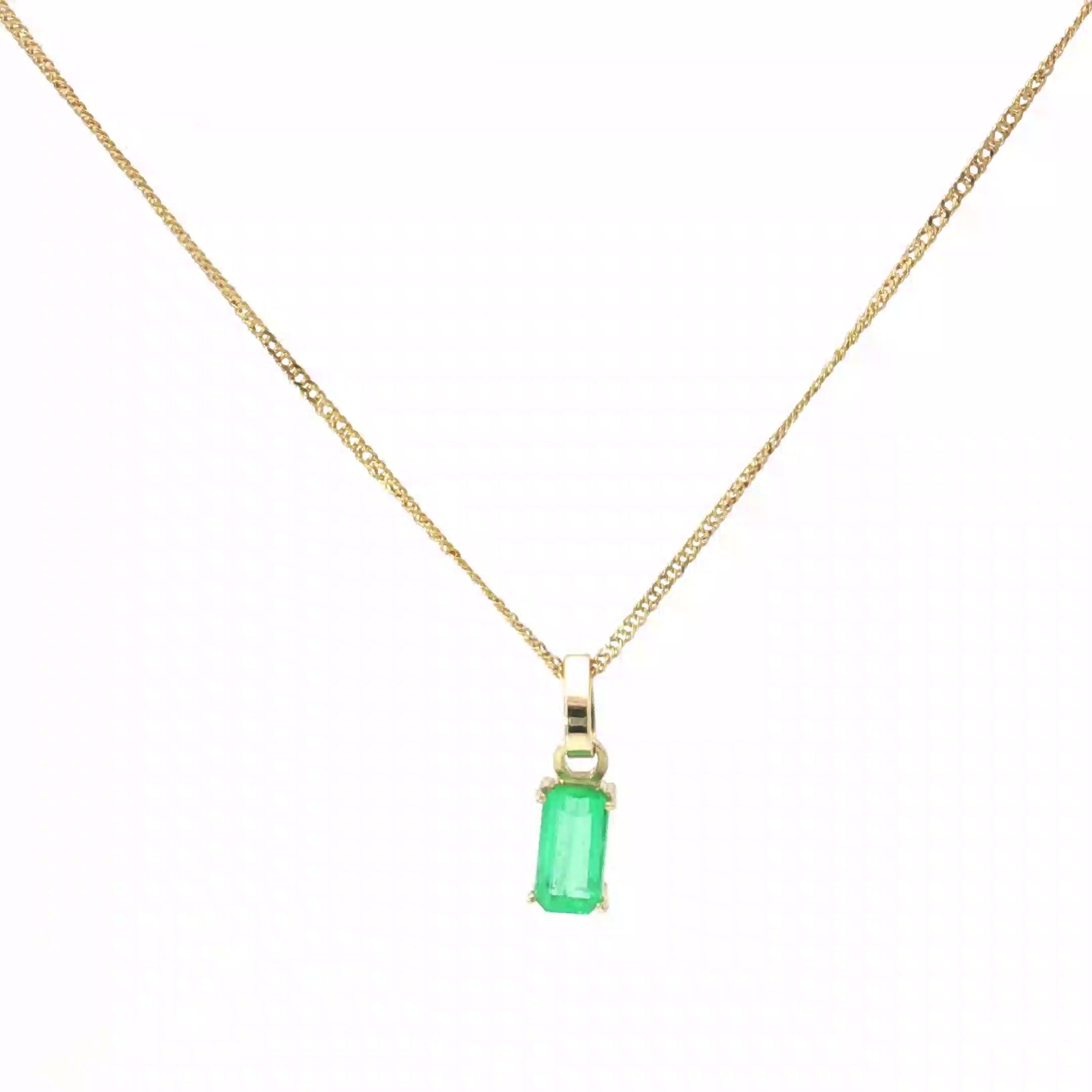 18k Yellow Gold .75ct Colombian Emerald Pendant Necklace