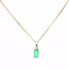 18k Yellow Gold .75ct Colombian Emerald Pendant Necklace