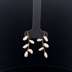 18k Yellow Gold Fresh Water White Pearl Seed earrings