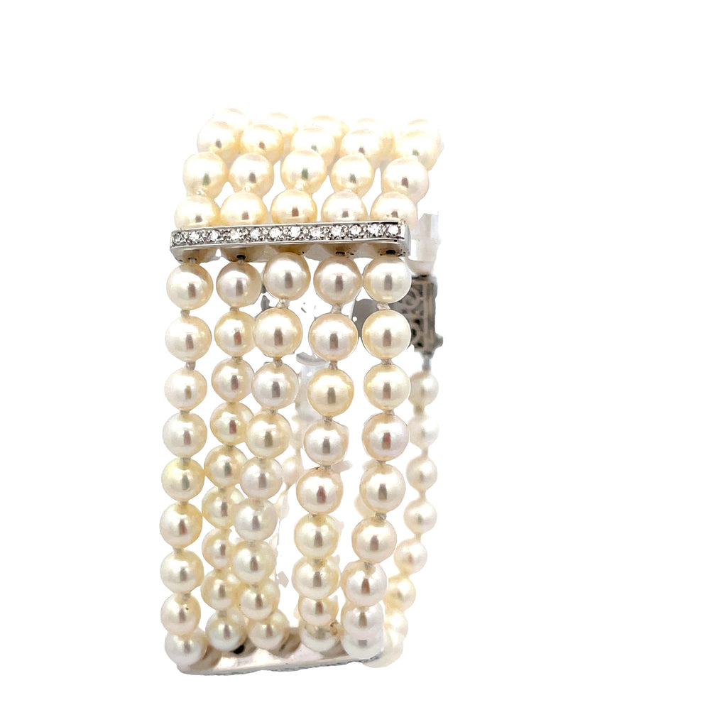 18k White Gold Vintage 2.00ct F VS2 Round and Baguette total weight of Diamonds and Pearl Bracelet