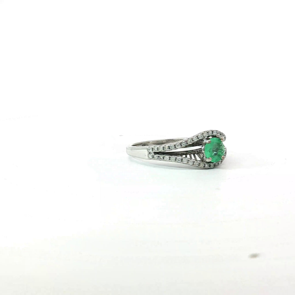 14k White Gold .45ct Round Colombian Emerald /.35ct G SI1 Round Diamond  Fashionable Ring Certified By Mac Emerald