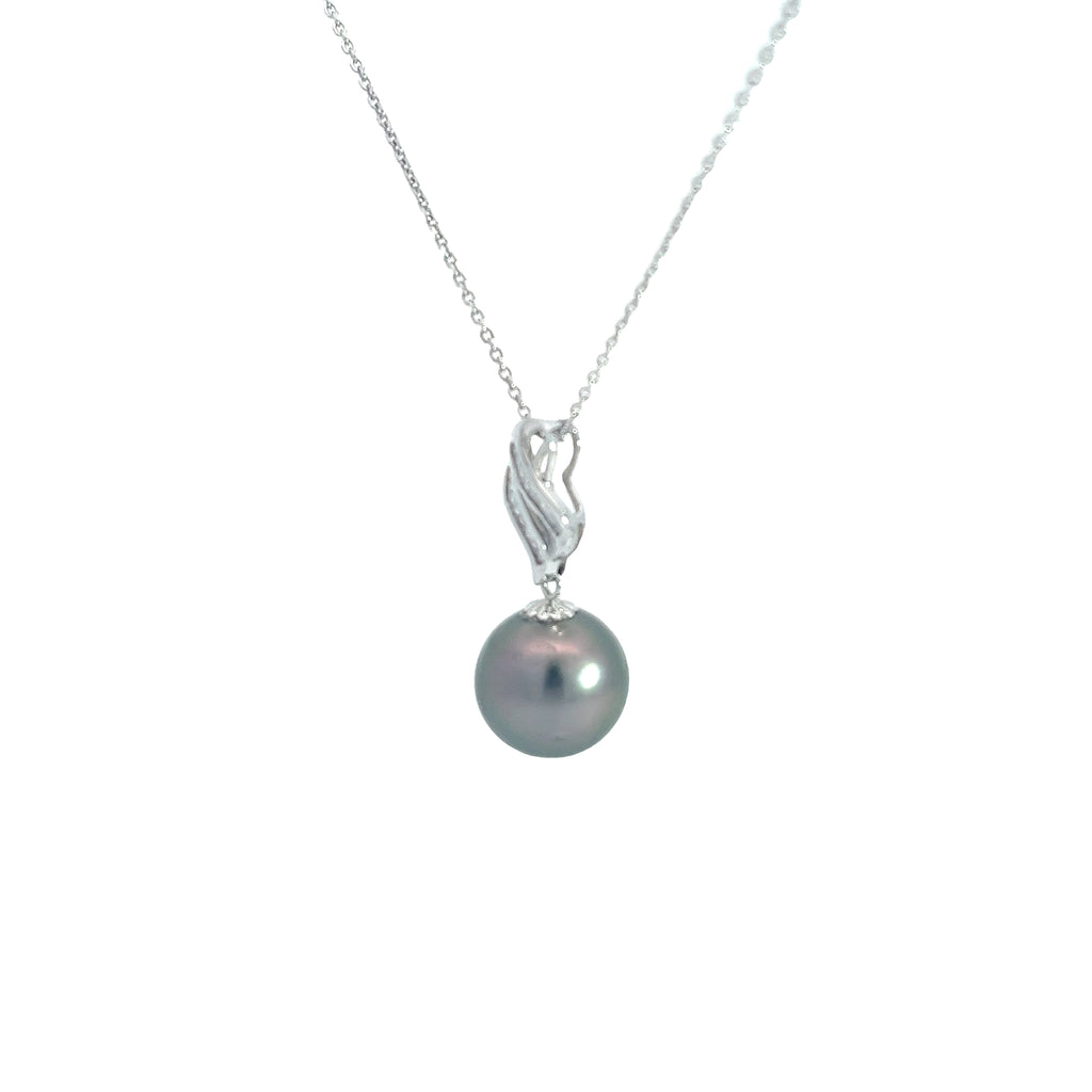 18k White Gold .15ct G VS2  Baguette Diamond and Tahitian 13mm Pearl Necklace