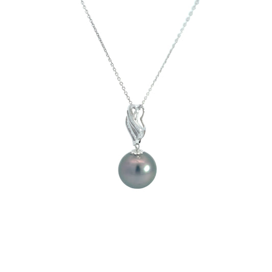 18k White Gold .15ct G VS2 Baguette Diamond and Tahitian 13mm Pearl Necklace