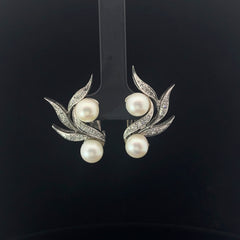 Vintage 14k White Gold .33ct G SI1 Round Diamond and Fresh Water White 7mm Pearl Earrings