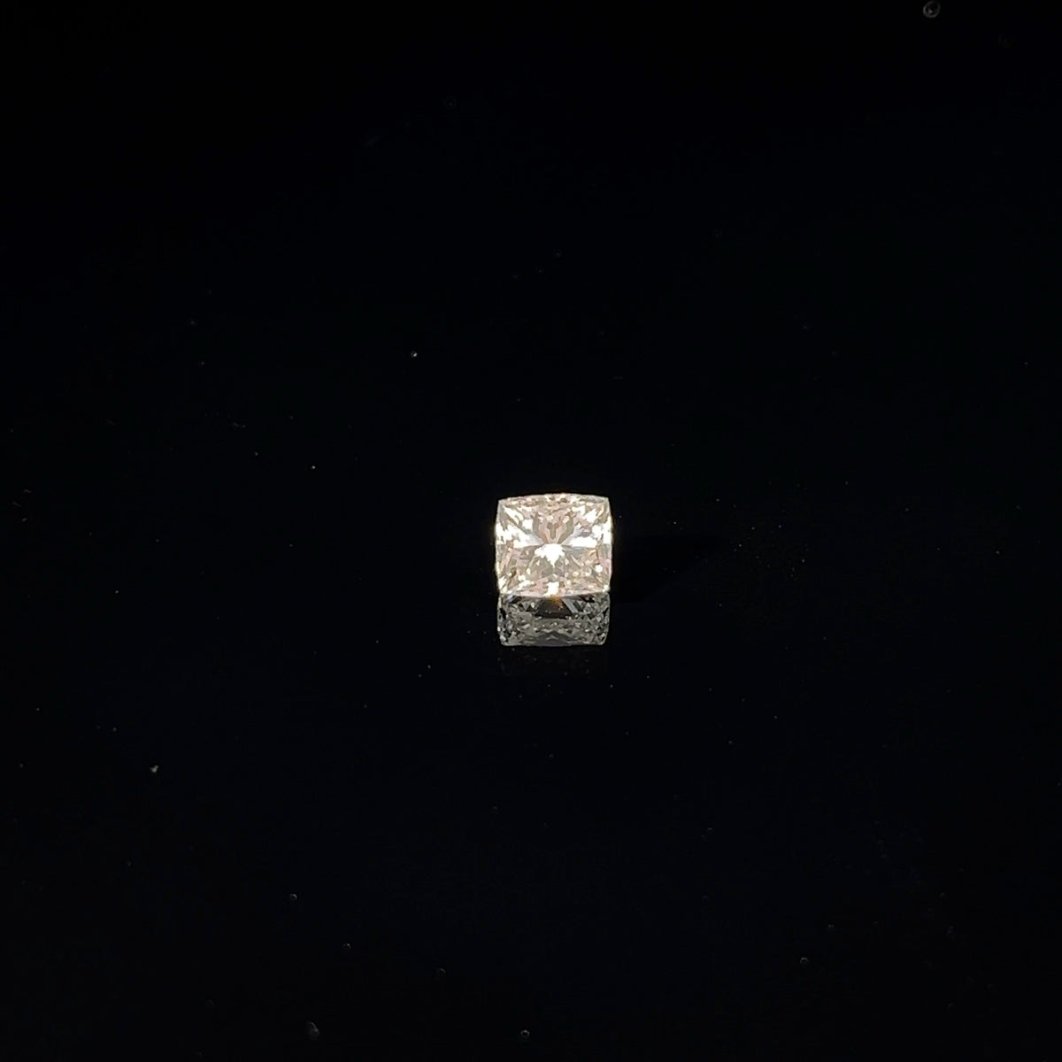 0.85ct H VS1 Cushion Loose Diamond Certified by GIA #2221732323