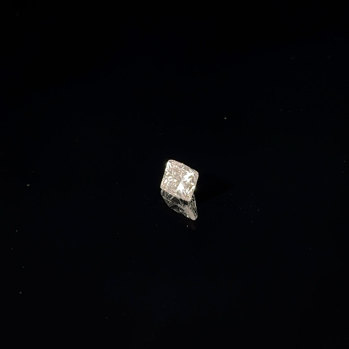 0.85ct H VS1 Cushion Loose Diamond Certified by GIA #2221732323