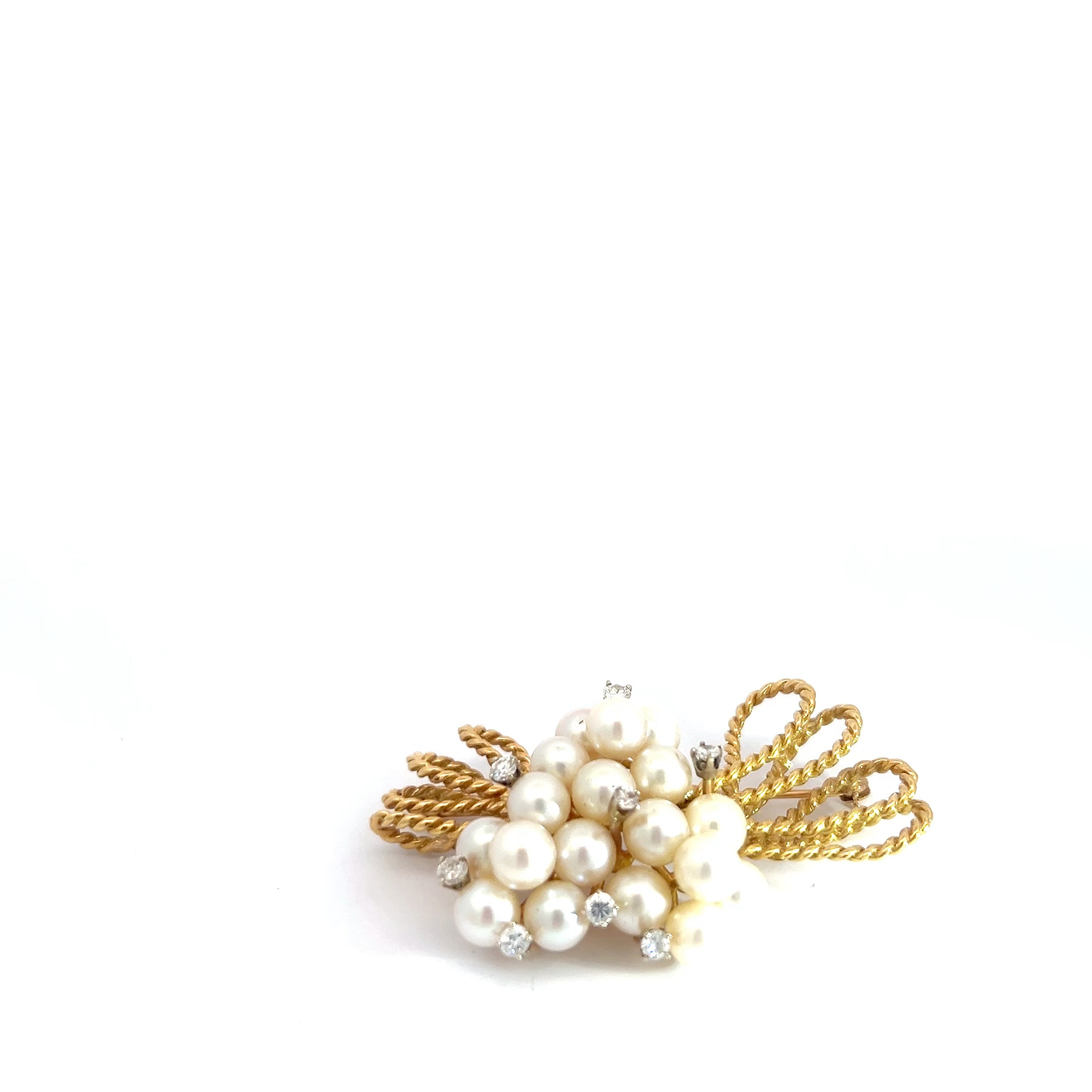 18k Yellow Gold .50ct F VS2 Round Diamond and Vintage French (15) 6mm Floral Pearl Brooch 19.5 Gram