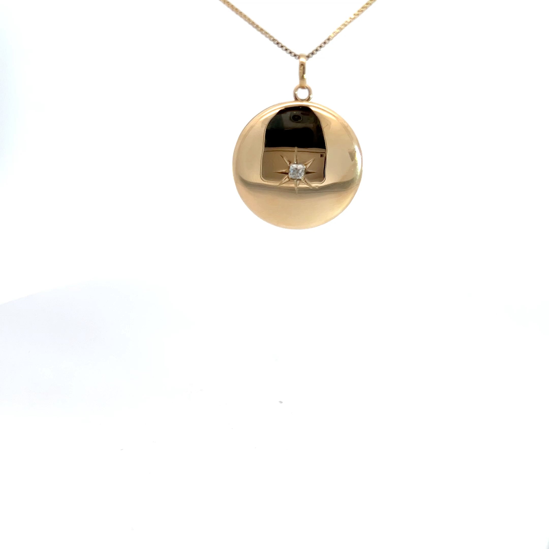 14k Yellow Gold .20ct G SI1 Round Diamond Vintage Locket Pendant 6 Gram 1 inch