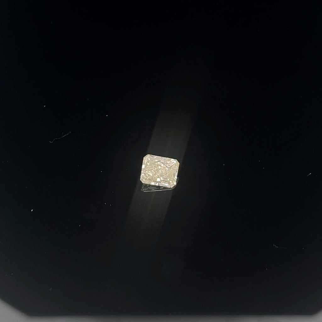 0.95 CUT-CORNERED RECTANGULAR MODIFIED BRILLIANT U TO V RANGE VS1 GIA #1156772373 CERTIFIED DIAMOND
