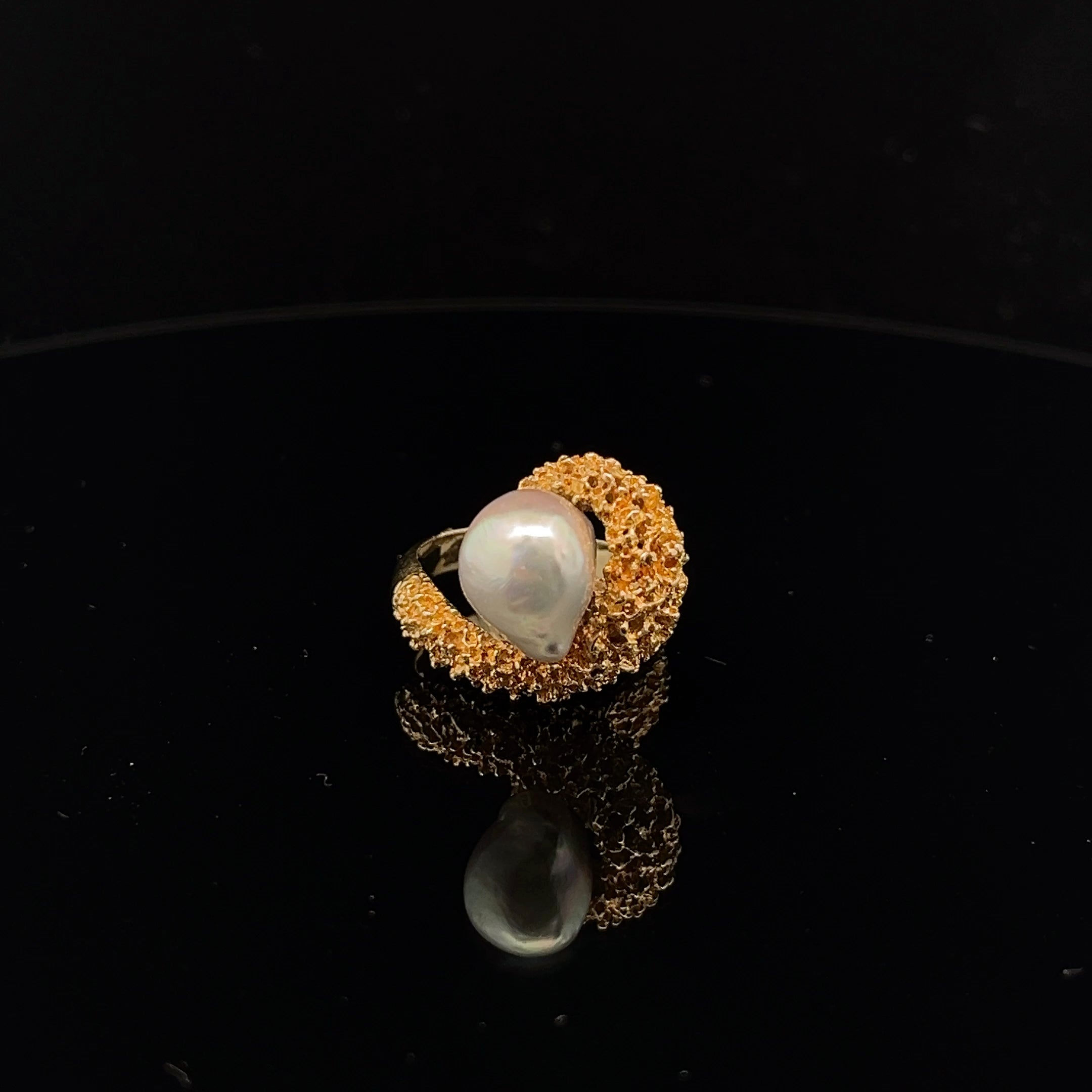 14k Yellow Gold Vintage Baroque Pearl Ring