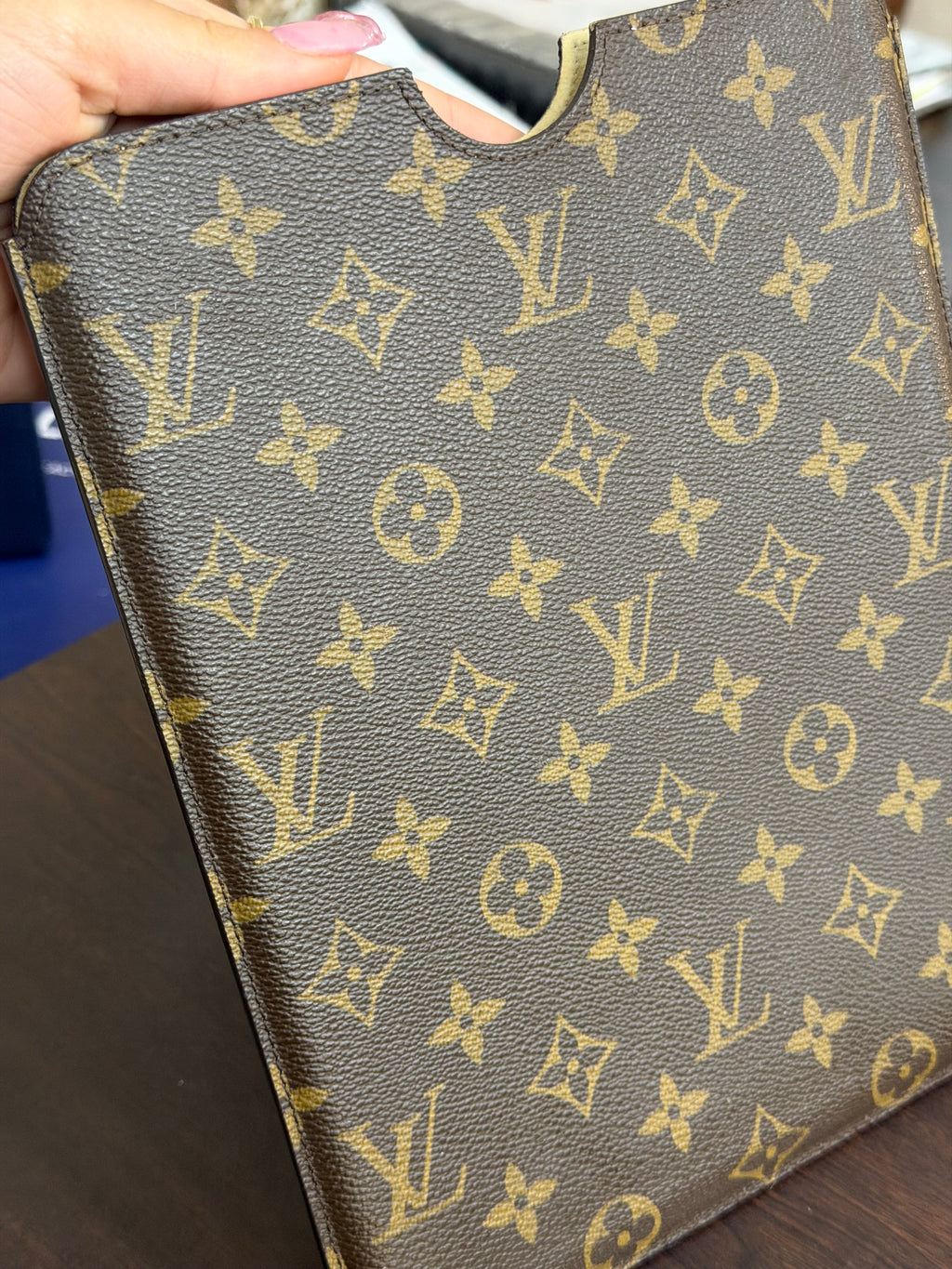 Pre-Loved Louis Vuitton Monogram Canvas Tablet Sleeve/ i Pad Case 9.5 x 8 mm