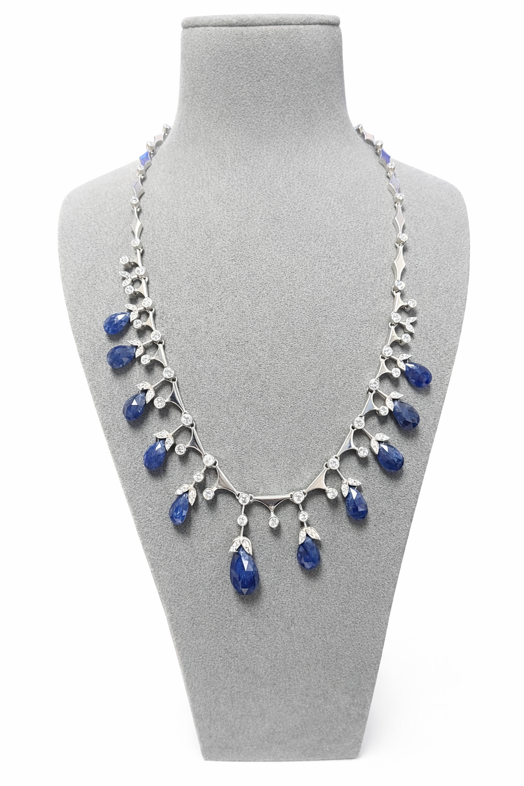14k White Gold 30.00ct Briolette Natural Blue Sapphire Pear/ Tear Drop Shaped/ 1.75ct G VS2 Round Diamond Vintage Necklace