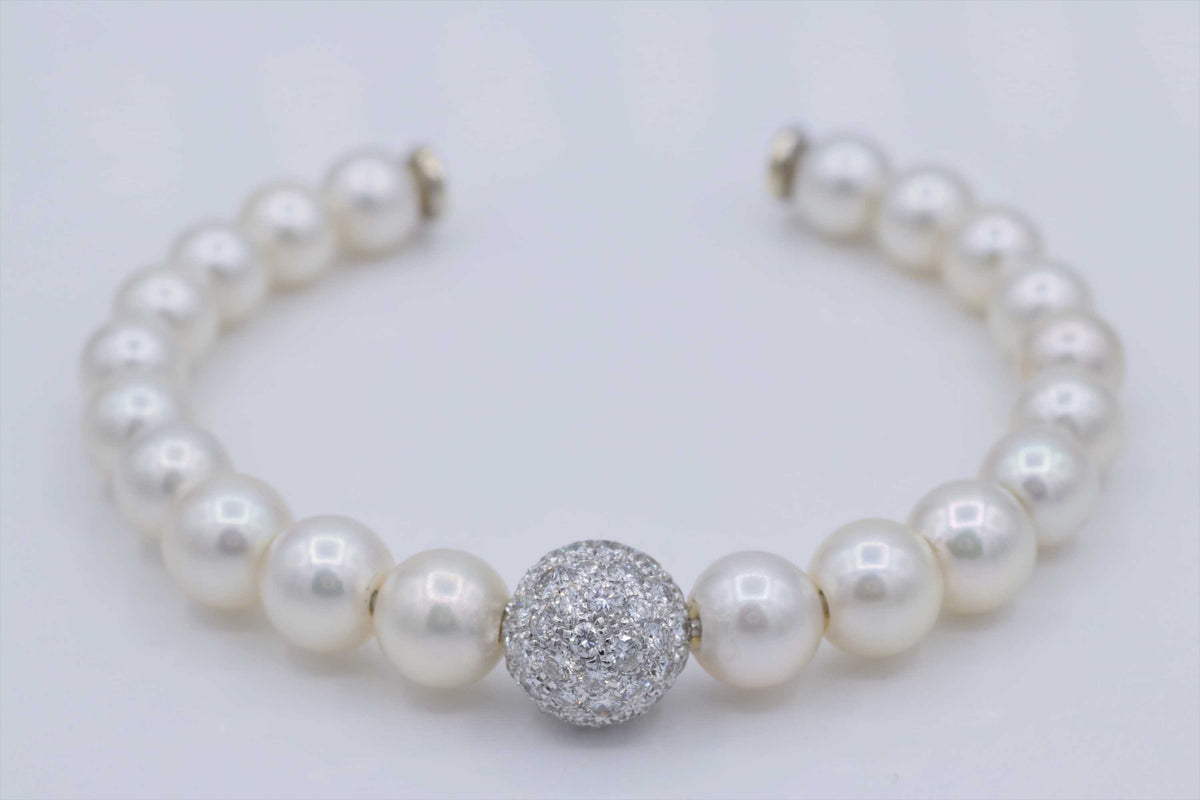Ladies 18k white gold Diamond and Pearl Bracelet