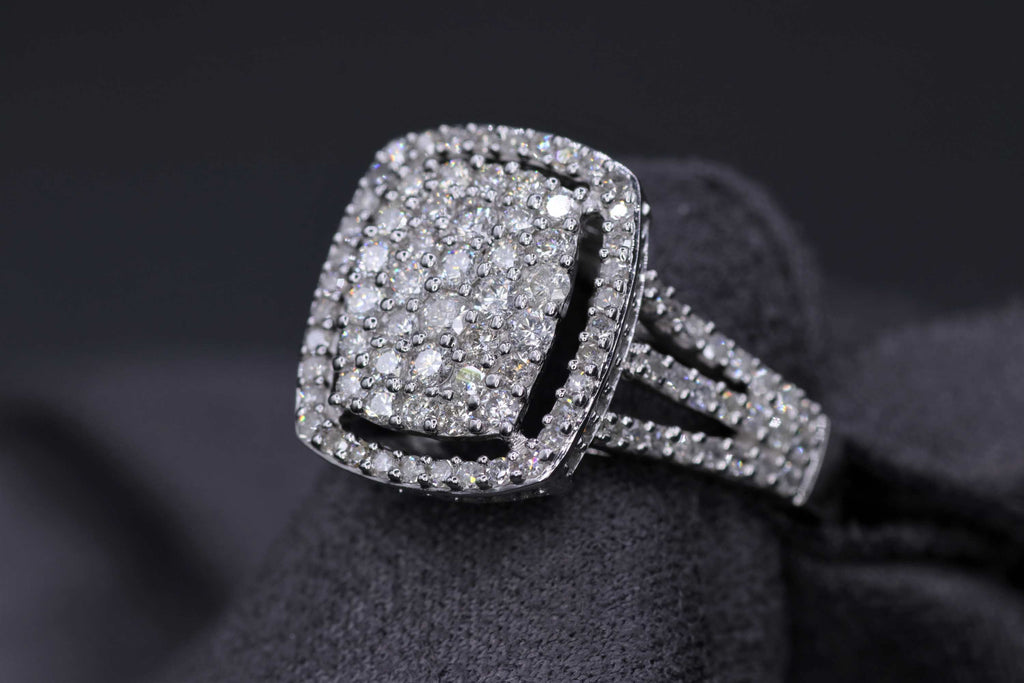 Ladies 18k white gold Diamond Pave set ring