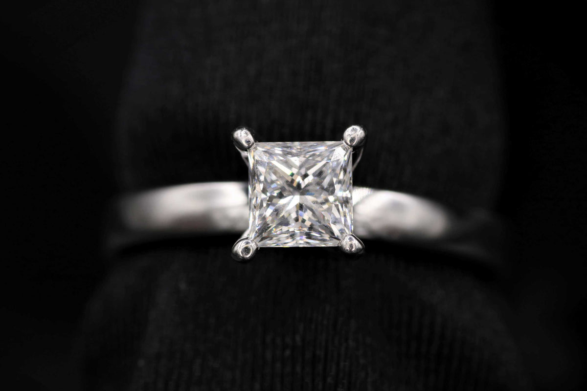 Ladies 14k white gold princess cut diamond solitaire ring