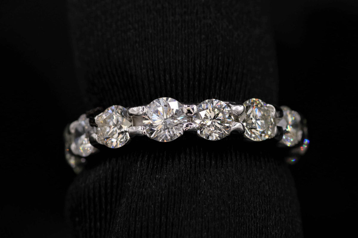 Ladies 18k white gold Diamond wedding eternity ring