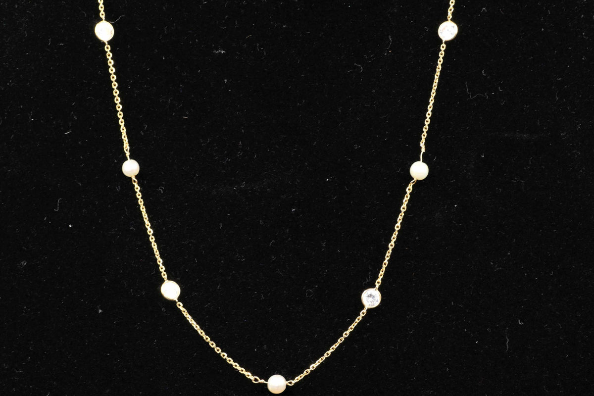 Ladies 14k yellow gold Pearl necklace