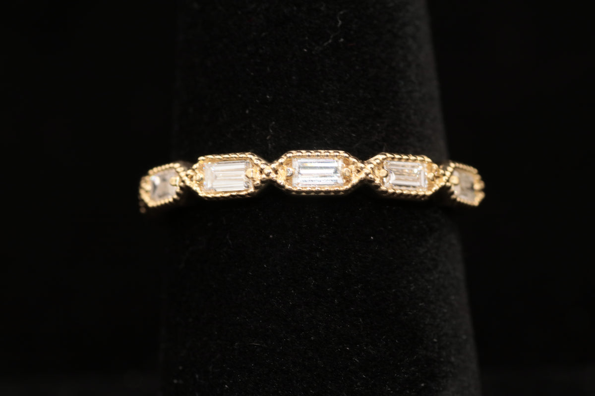 Ladies 14k yellow gold Baguette shaped diamond ring