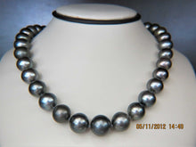 Load image into Gallery viewer, Ladies 14k white gold Graduating Tahitian Pearl Stran Necklace