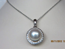 Load image into Gallery viewer, Ladies 14k white gold Diamond and pearl necklace