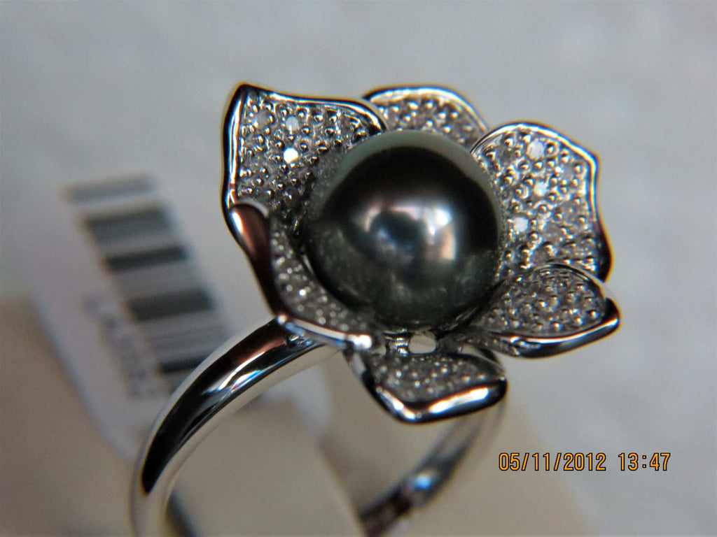Ladies 14k white gold diamond and Tahitian Pearl Ring