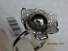 Load image into Gallery viewer, Ladies 14k white gold diamond and Tahitian Pearl Ring