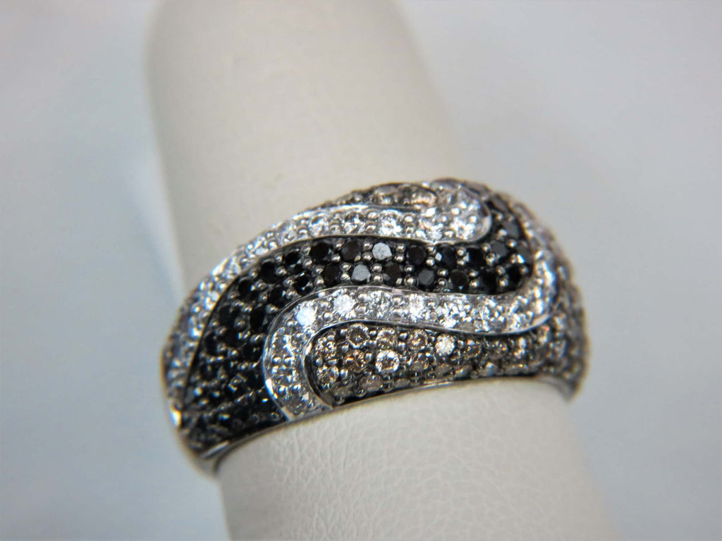 Ladies 14k white gold Black, white and Chocolate diamond ring