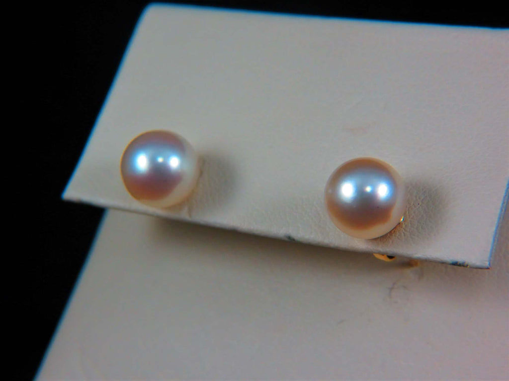 Ladies 14k yellow gold Pearl stud earrings