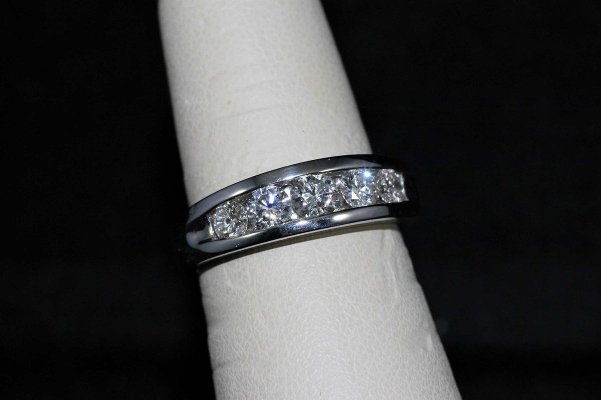 Ladies 14k white gold Diamond Band ring