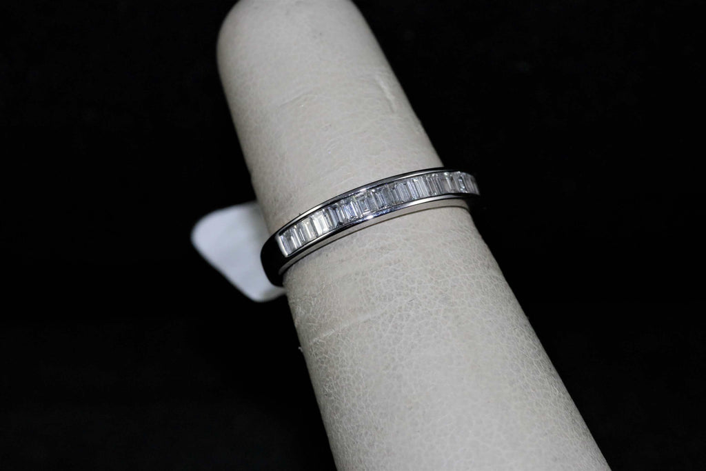 Ladies 18k white gold Diamond Eternity ring