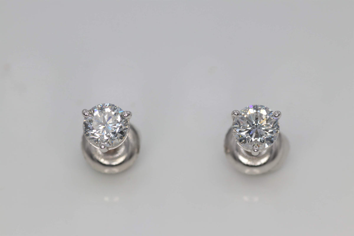 Ladies 14k white gold Round Diamond Stud earrings