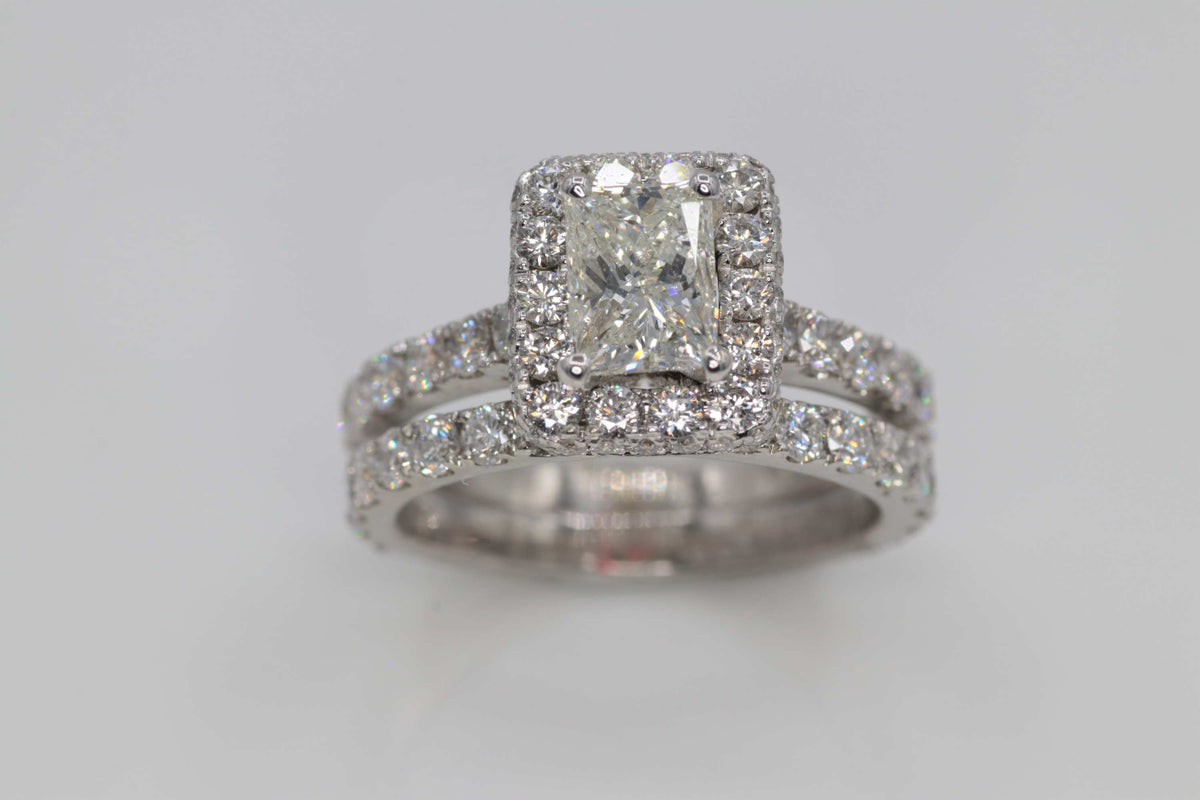 Ladies 14k white gold Radiant Diamond Engagement ring set